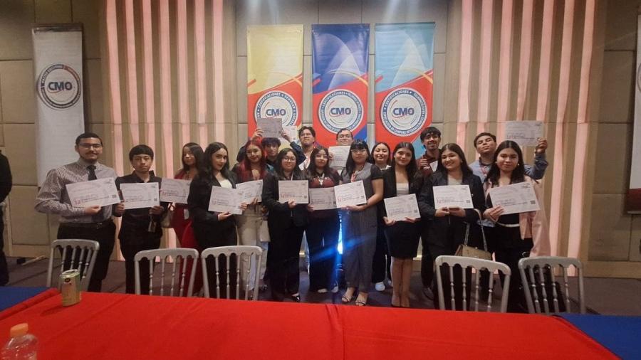  Actualizan a j&oacute;venes de la UTTN en reformas aduaneras y arancelarias