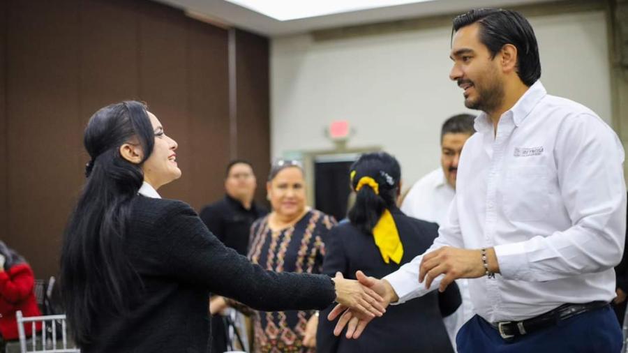 Reconoce magisterio apoyo de Carlos Peña Ortiz a la educación en Reynosa