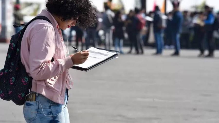 Mexicanos podrían recuperar sus ingresos hasta 2027