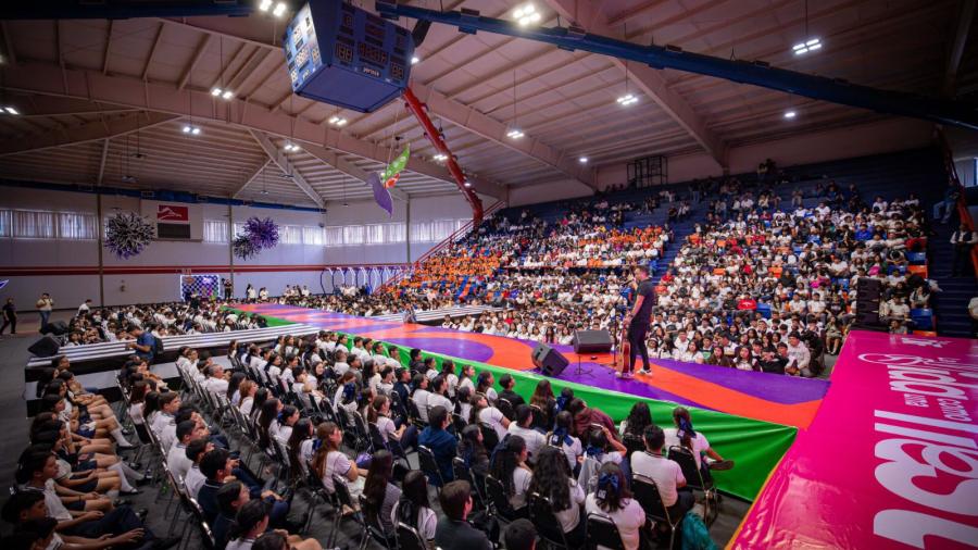 Presenta DIF Tamaulipas “La vida como una fiesta” de Nacho Llantada
