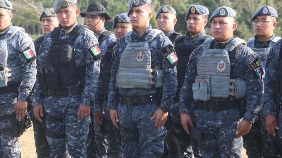 Realizan jornada de limpieza en la margen de la Laguna del Carpintero