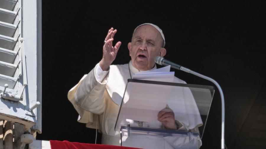 Papa Francisco pide detener “masacre” en Ucrania