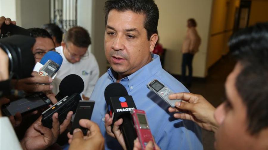 Cabeza de Vaca rechaza aumento a las gasolinas