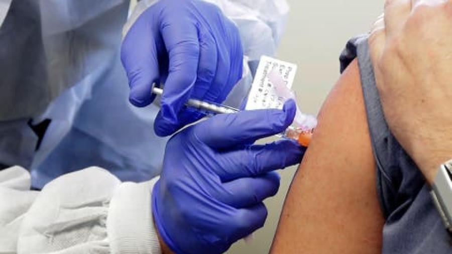 Recomienda la OMS una tercera dosis de vacuna anticovid a grupos de riesgo