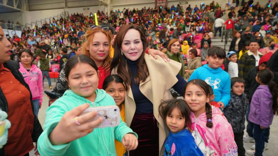 Llevan Gobierno Municipal y Sistema DIF alegría a miles de familias con festival de Reyes Magos