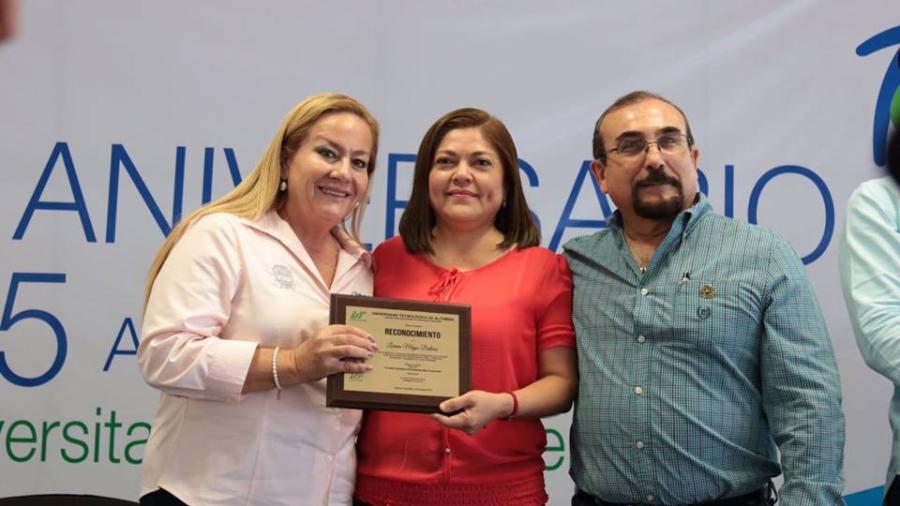 Alcalde acude a ceremonia de aniversario de la Universidad Tecnológica