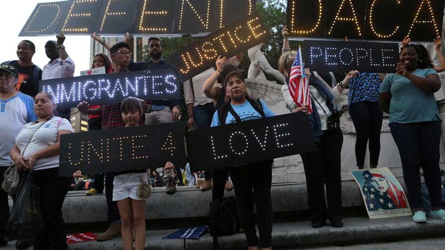 Mexicano presenta denuncia contra Trump, por DACA