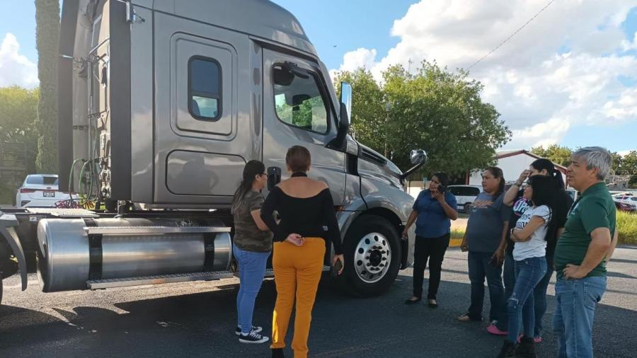 Capacitan a mujeres para el autotransporte
