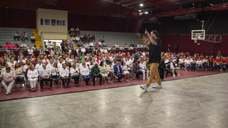 Reconocen docentes al alcalde Mario López por su compromiso con la educación inclusiva