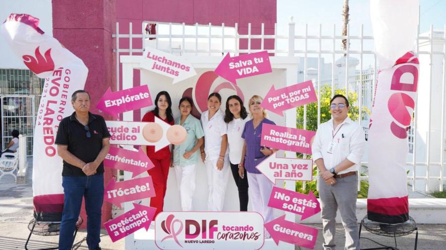 Sistema DIF Nuevo Laredo invita a tomarse la foto en cabina como parte de la campaña de concientización sobre el cáncer de mama