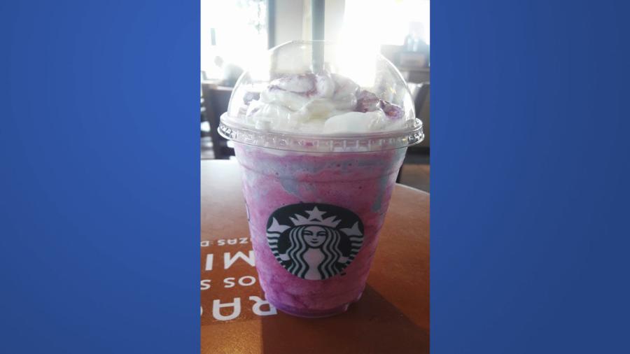 Se hace viral en redes sociales por comprar un Unicorn Frappuccino