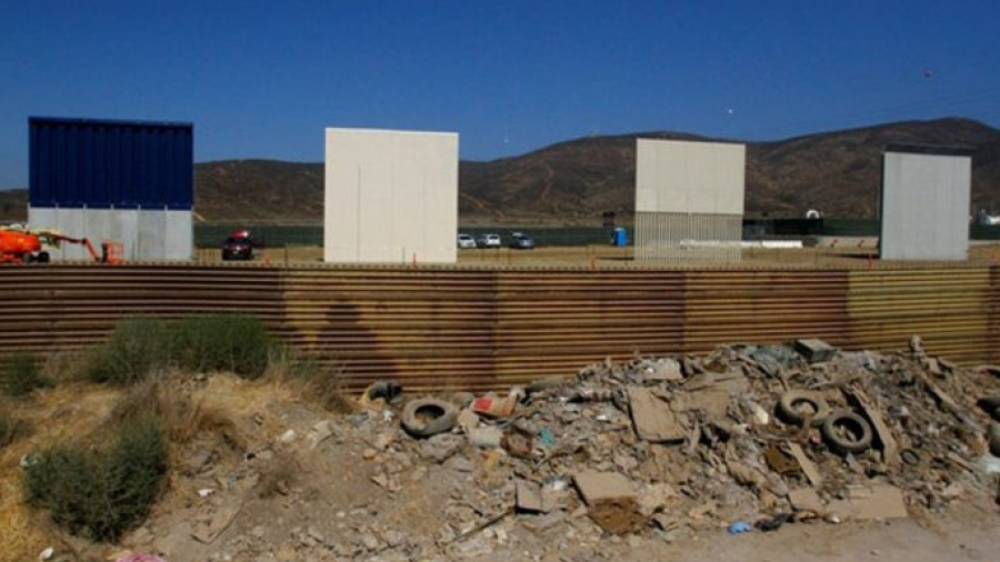 Trump presenta prototipos del muro fronterizo