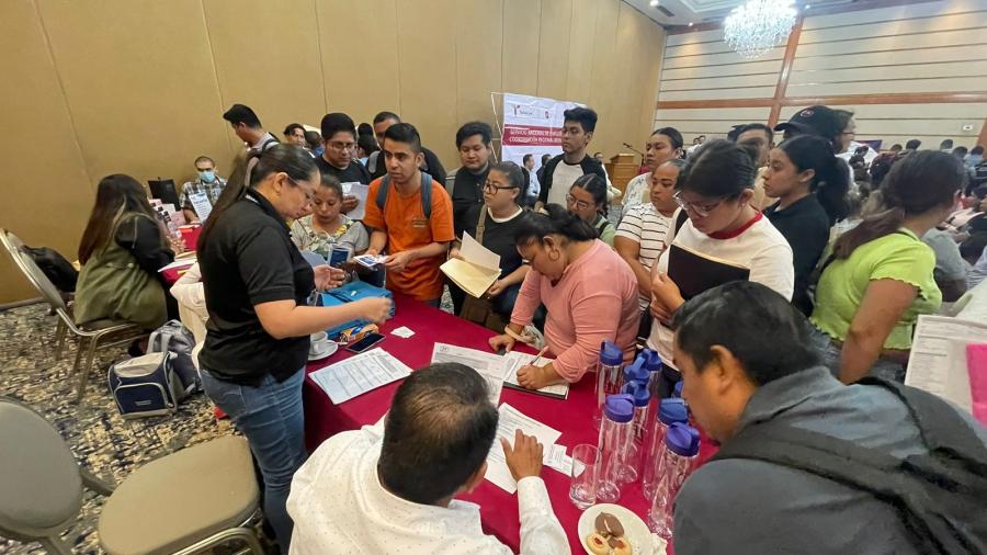 Maquiladoras ofrecen 160 vacantes en jornada laboral industrial