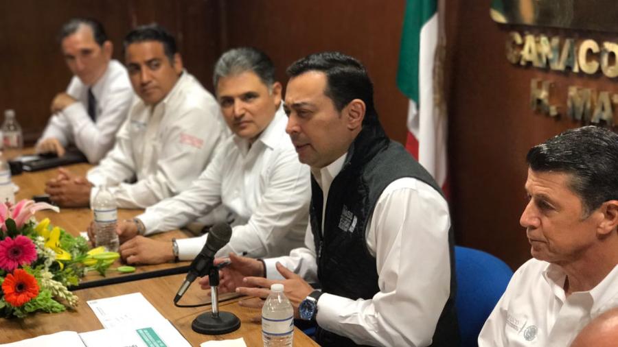 Empresarios se reúnen con delegado estatal del IMSS