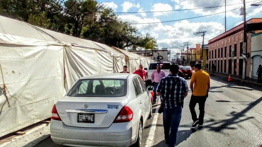 Aparce auto con reporte de robo en la plaza principal