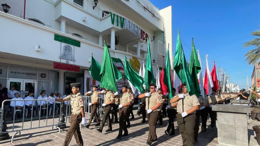 Desfilan por el 215 aniversario de la Independencia de México en Reynosa
