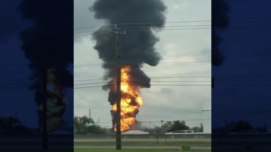 Reportan 37 heridos tras explosión en refinería de Texas
