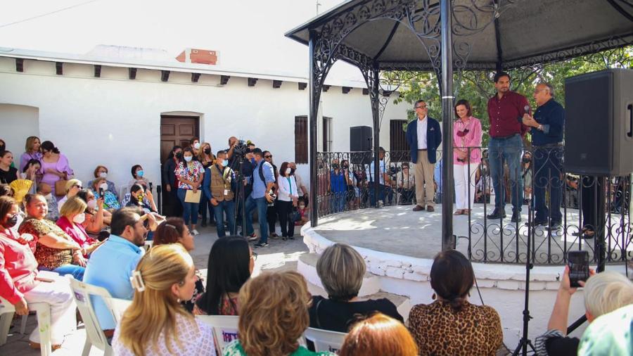 Inaugura Carlos Peña Ortiz exposición Reynosa Viva