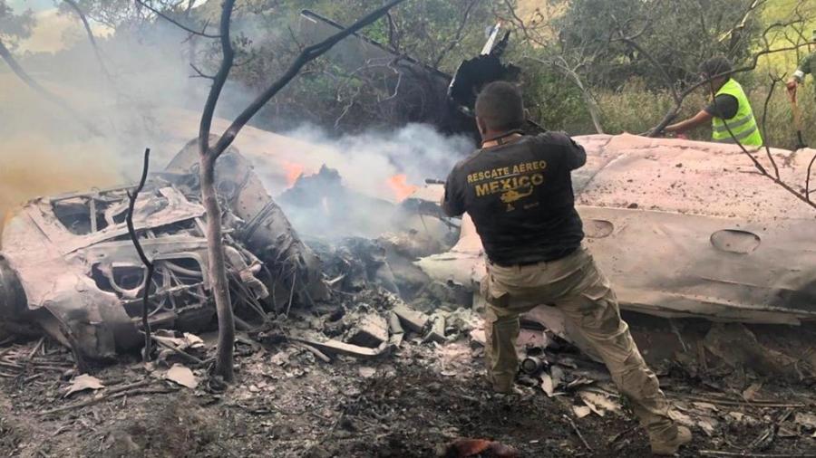 Dos muertos tras caída de avioneta en Estado de México