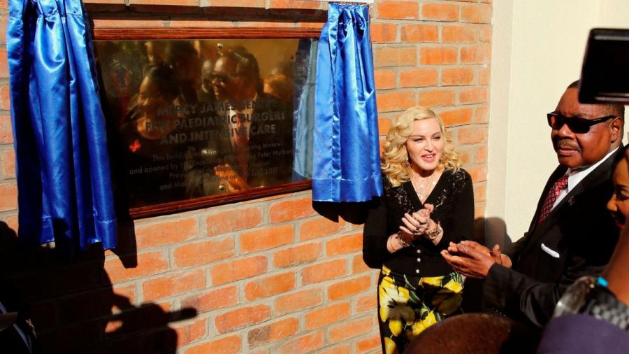 Madonna inaugura hospital de cirugía infantil en Malaui