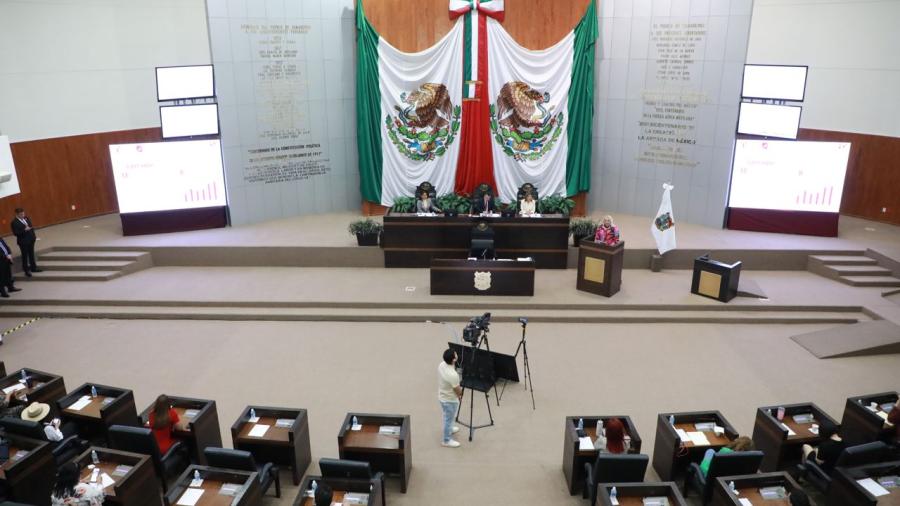 Congreso local aprueba cinco licencias para buscar candidaturas