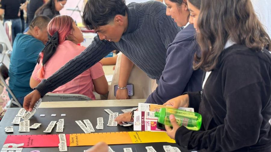 Gobierno Municipal acerca servicios y programas a jóvenes del poniente con la brigada de contacto joven