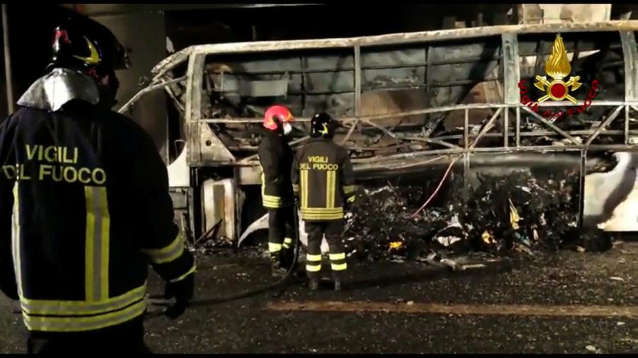 Se accidenta autobús con adolescentes húngaros en Italia; hay 16 muertos