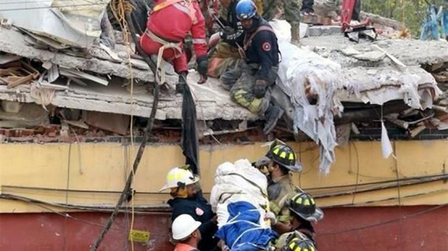 Sacan a dos menores de multifamiliar