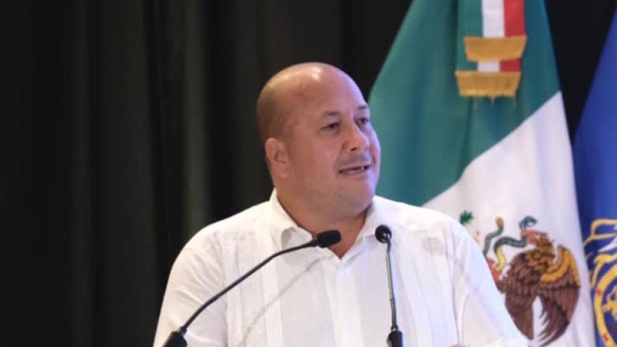 Hospitalizan a gobernador de Jalisco, Enrique Alfaro