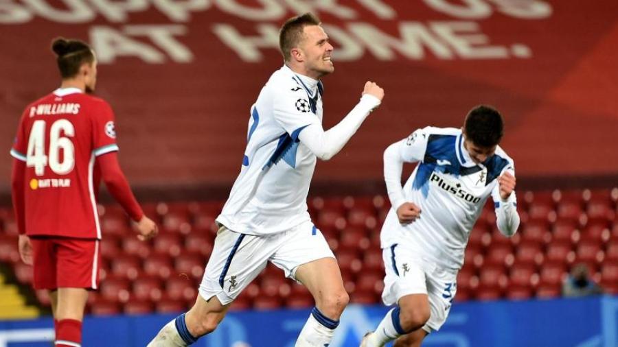 Atalanta da la campanada en Anfield