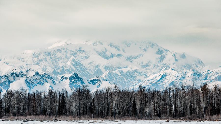 Donald Trump autoriza extracción de petróleo en Alaska 