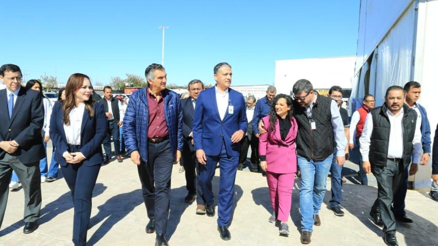 Evalúa gobernador seguridad en Nuevo Laredo y constata atención a repatriados