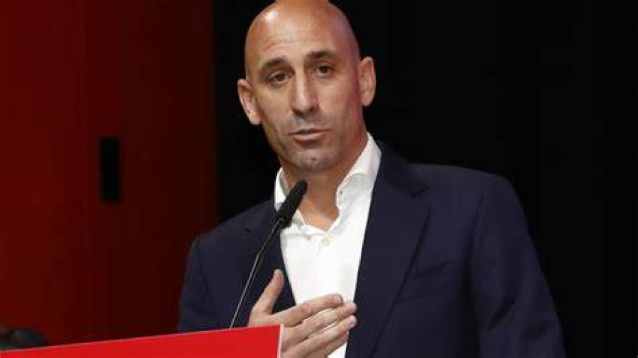 Luis Rubiales renuncia como presidente de la Federación Española de Futbol