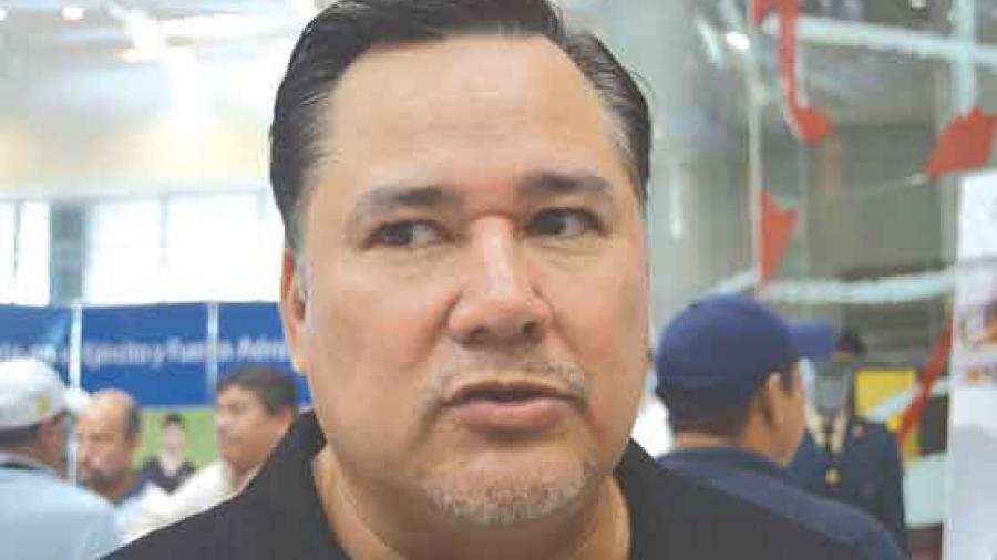 Convive Alberto Lara con obreros