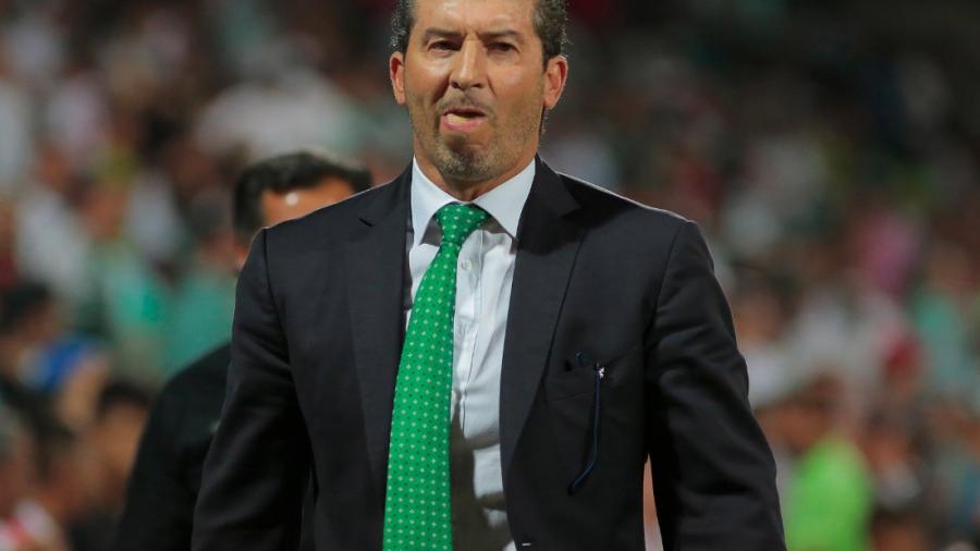 Santos cesa a José Manuel de la Torre como su entrenador