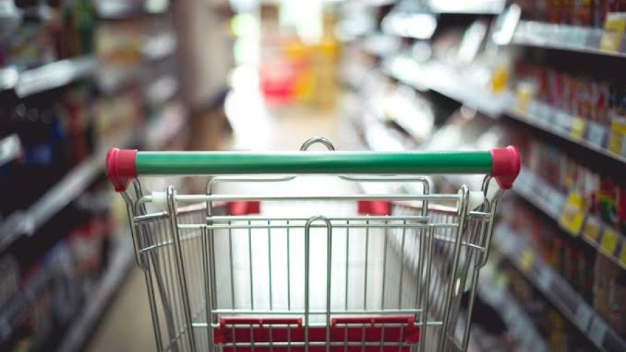 Miedo a deportaciones e inflación impacta economía: Hispanos frenan consumo en EU
