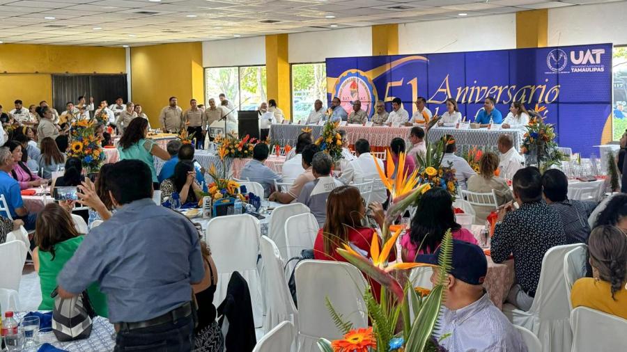 El rector Dámaso Anaya presidió la celebración del 51 Aniversario del SUTUAT