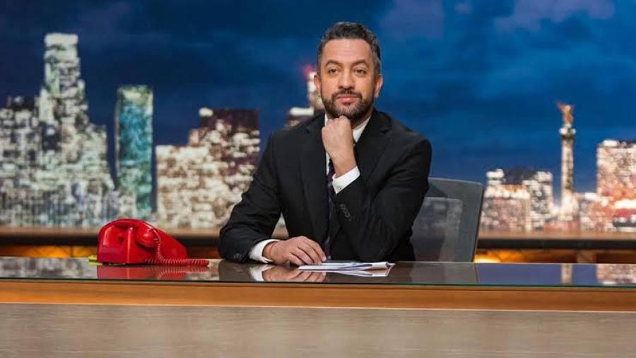 FGR investiga a Chumel Torres por violencia política de género tras insultar a senadora