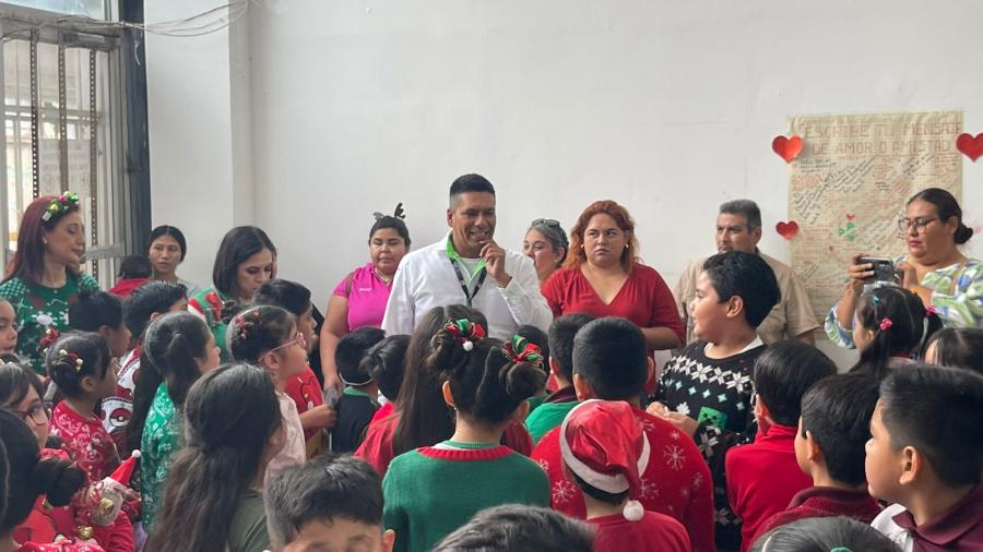 Buzón de Santa recibe cerca de 100 cartas gracias a escuelas
