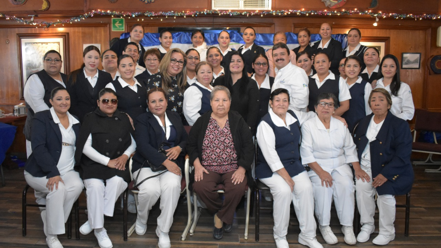 Festeja Alcalde a enfermeras de Río Bravo 