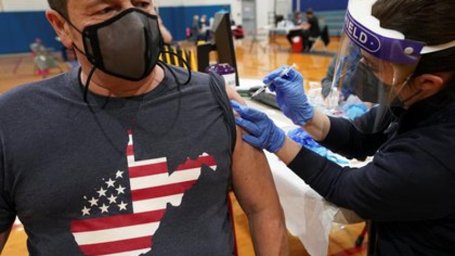 Estados Unidos bate récord de vacunación anticovid, suma 4.6 millones en 24 horas