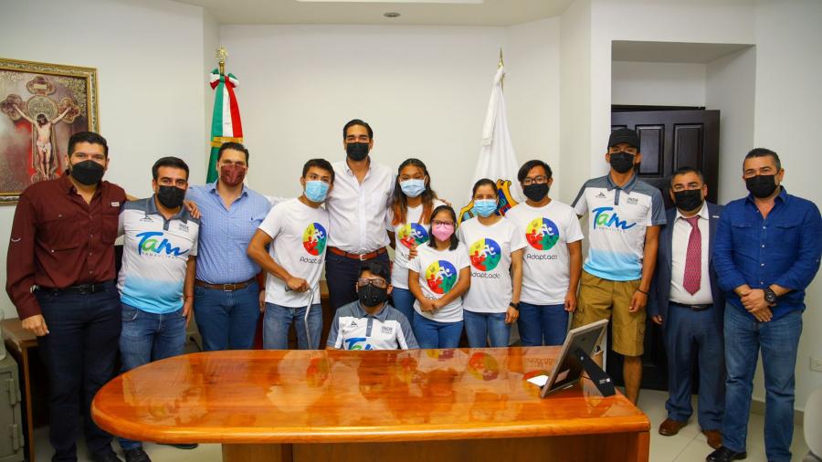 Apoya Carlos Peña a atletas discapacitados a través del IMD