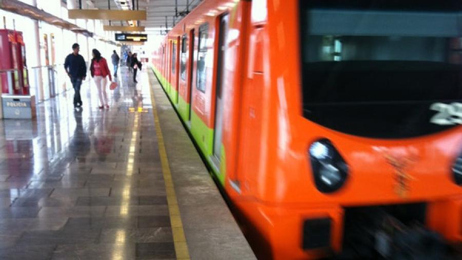 Fallece hombre en ba&ntilde;os del Metro Lomas Estrella