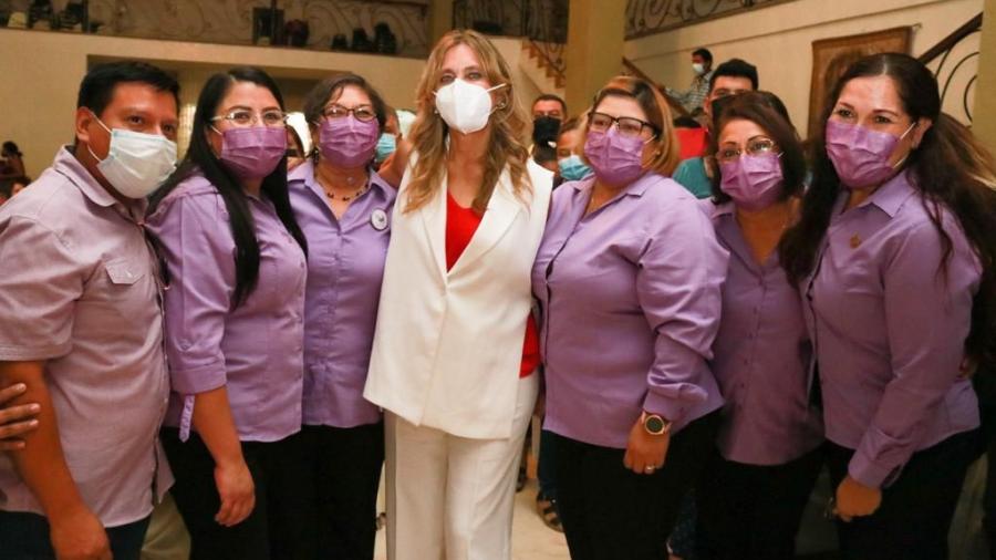 Miguel Alemán recibe con muestras de agradecimiento a Maki Ortiz