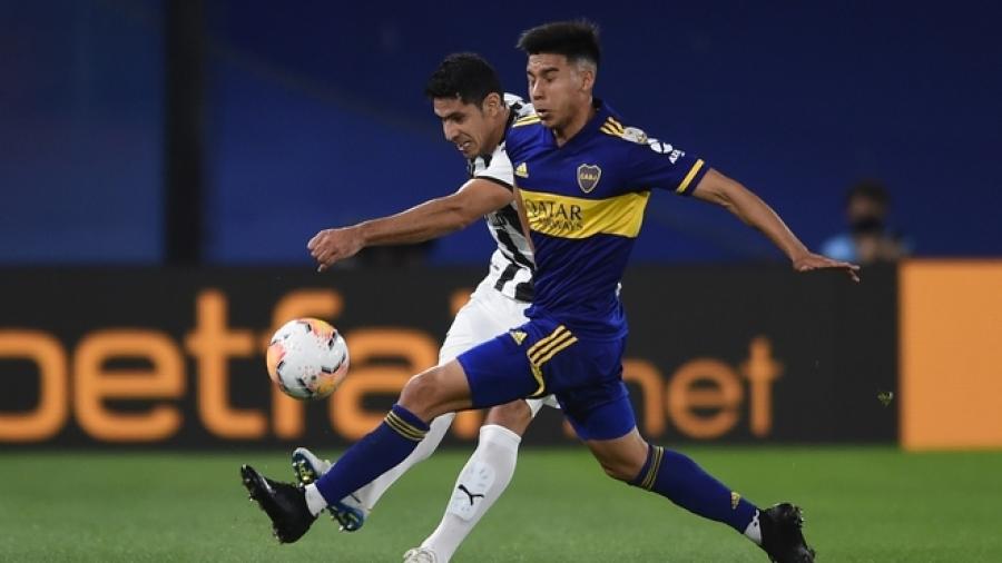 Boca empata y pasa a octavos de final