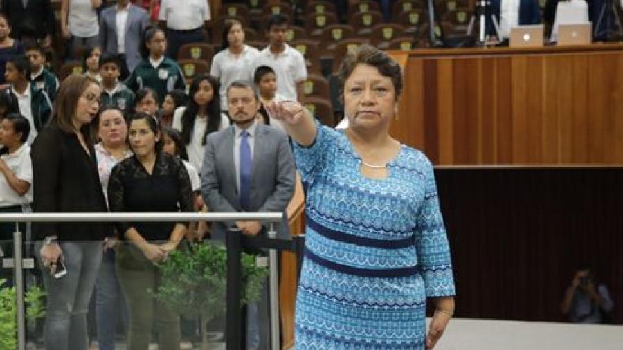 Protesta Águeda Salgado como diputada