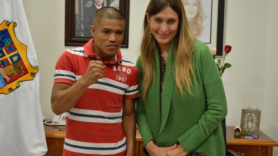 Recibe Alcaldesa al boxeador Rubén “Huracán” Montoya 