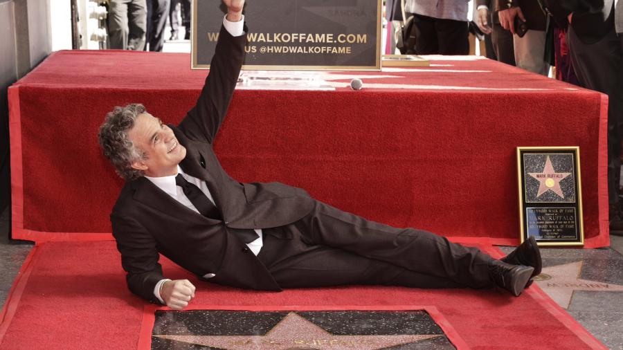 Mark Ruffalo recibe su estrella en el Paseo de la Fama de Hollywood