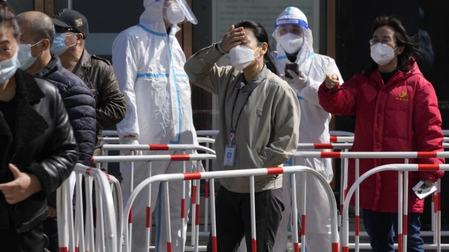 Casos de Covid-19 se disparan a más del doble en China