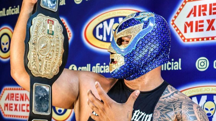 Diamante Azul es nuevo campeón de peso completo 